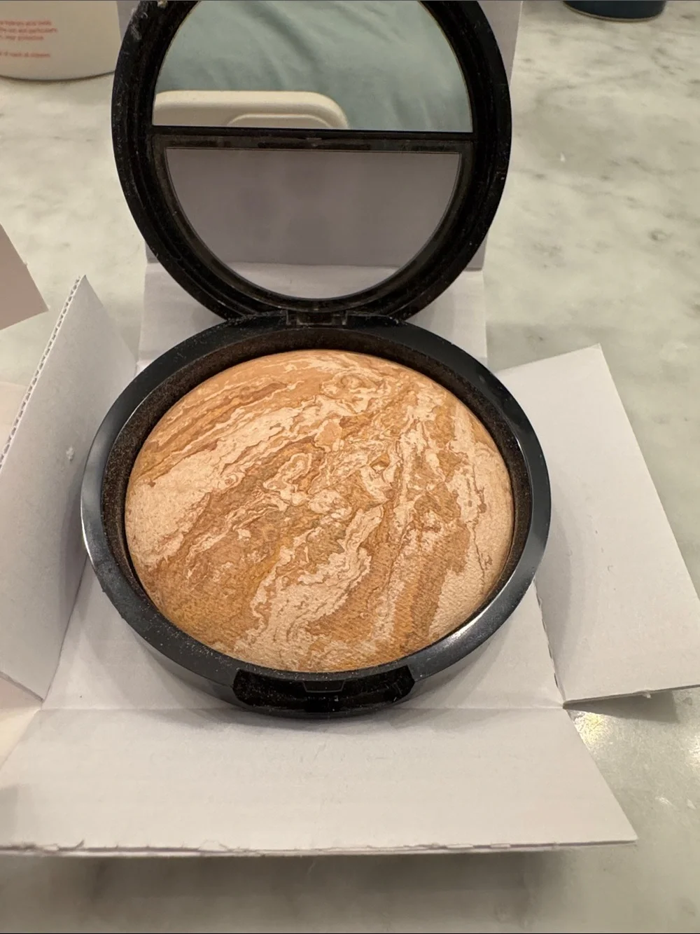 Laura Geller Color Correcting Foundation Compact in Light